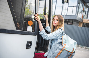 Z Polski do Anglii busem w pojedynkę – jak zadbać o poczucie bezpieczeństwa? Mike Bus do Anglii.