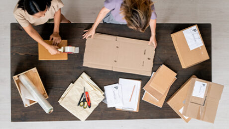 Jakie wymiary paczki do Anglii są najbardziej opłacalne dla nadawcy? Przewóz paczki do Anglii z Mike Bus